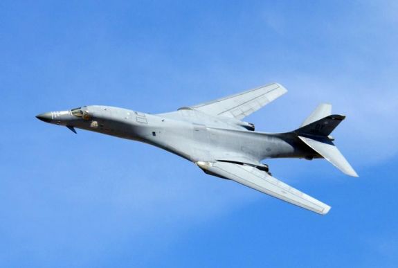 Két amerikai nehézbombázó miatt riasztottak orosz vadászgépeket