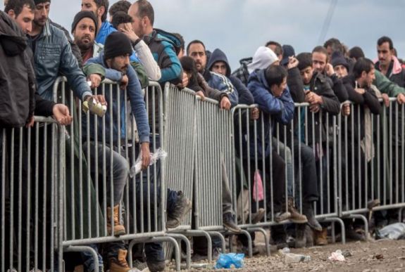 Az Európai Bizottság továbbra is támogatja az uniós tagállamokat a menekültek befogadásában