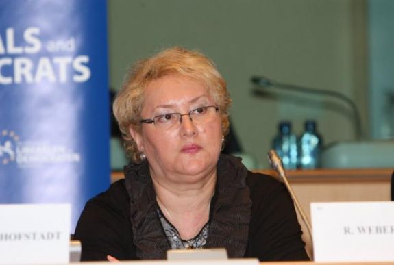 Hétfőn kezdeményezni fogja a PNL a Nép Ügyvédje leváltását