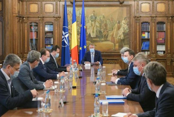 Sajtóhír: elhalaszthatják az éttermek július elsejére tervezett nyitását