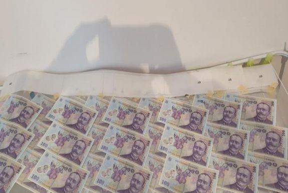 Lebuktak minden idők legügyesebb román műanyagpénz-hamisítói