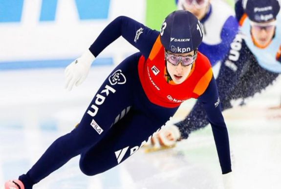 Életéért harcol a világbajnok holland gyorskorcsolyázó