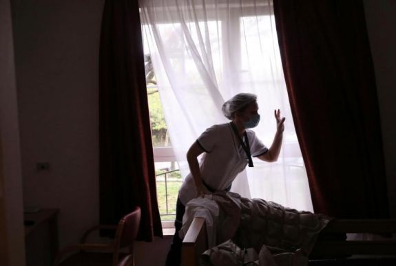 Meghaladta a 44 ezret Ukrajnában az azonosított koronavírusos fertőzöttek száma