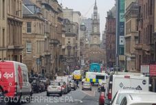 Késelés történt Glasgowban, rendőr a sérültek között