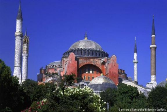 Mecsetté alakítják a Hagia Sophiát?