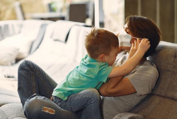 Kutatás: hogyan hatott az anyákra a koronavírus-járvány?