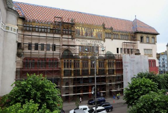 Szerződést bontott a Maros Megyei Tanács a Kultúrpalota felújítását végző céggel