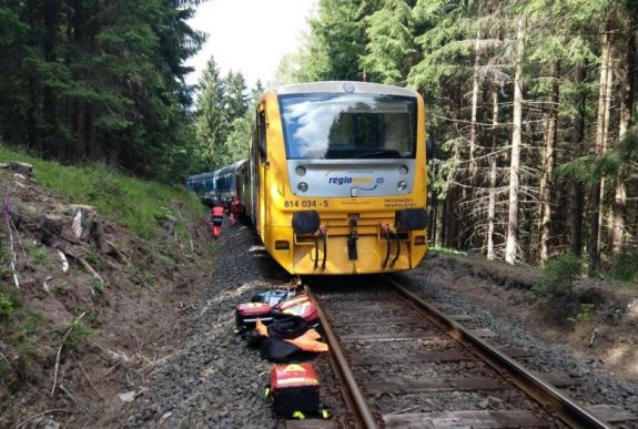 Súlyos vonatbaleset Csehországban, több halott és sok sérült