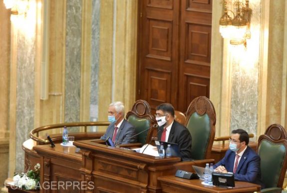 Bár tovább nő a fertőzések száma, nem szavaztak a „karanténtörvényről”