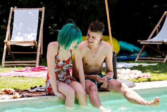 TIFF 2020: fekete komédia, családi dráma és erotika a versenyprogramban