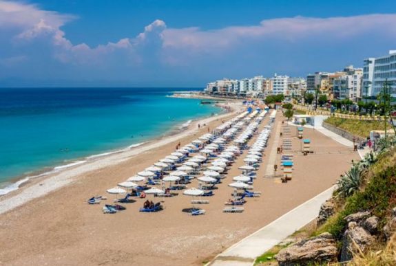 Újabb két romániai turistát diagnosztizáltak koronavírussal Görögországban