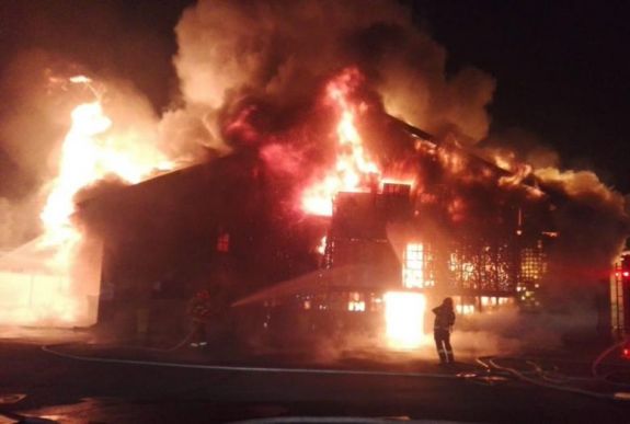 Leégett a vásárcsarnokként használt első nagyváradi villamosremíz