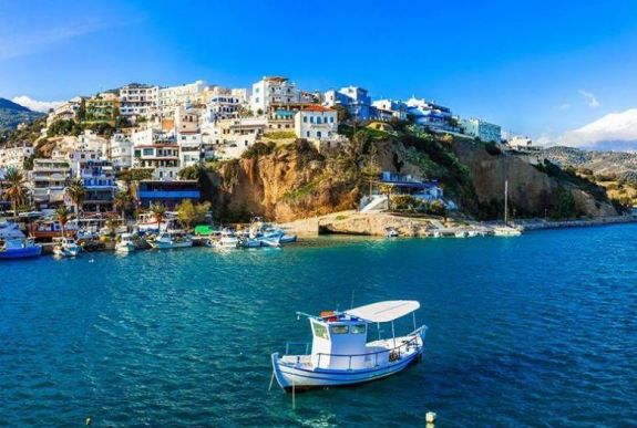 Krétán és Szantorinin is találtak koronavírusos romániai turistákat