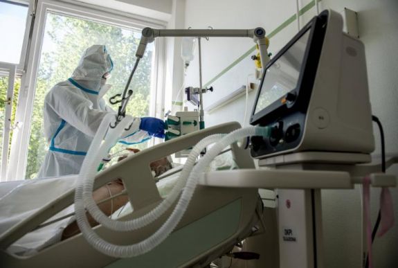 Egészségügyi miniszter: továbbra is szükség lesz az orvosok ideiglenes áthelyezésére