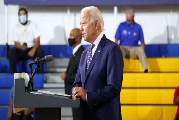 Joe Biden a fehérek és a feketék közötti gazdasági egyenlőtlenségek csökkentését ígéri