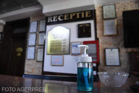 Brutálisan csökkent júniusban a szálláshelyekre érkezett turisták száma tavalyhoz képest