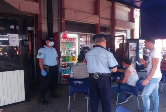 Egy kisebb vagyont érő bírságot róttak ki a járványvédelmi intézkedések be nem tartása miatt