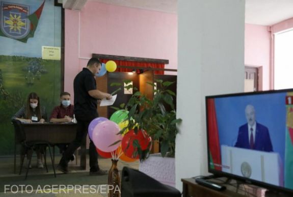 Elnökválasztást tartanak Fehéroroszországban, meginoghat Lukasenka hatalma