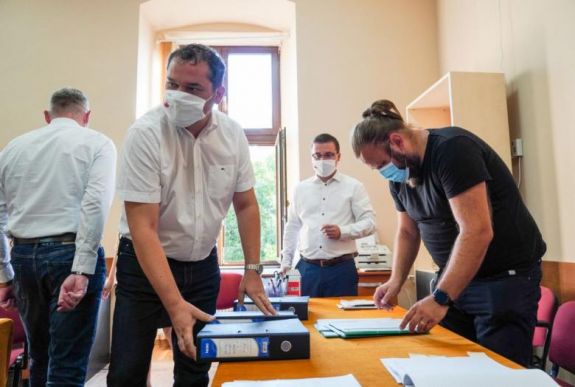 Iktatta a Bihar megyei jelöltlistáját az RMDSZ