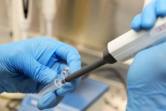 FRISSÍTVE – Putyin bejelentette az első orosz COVID-19-vakcina bejegyzését