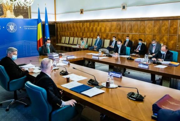 A veszélyhelyzet meghosszabbítása is szerepel a kormányülés napirendjén