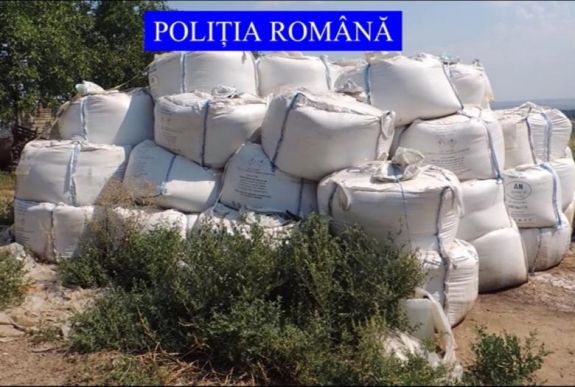 A rendőrség több mint 8000 tonna nem megfelelően tárolt ammónium-nitrátot foglalt le