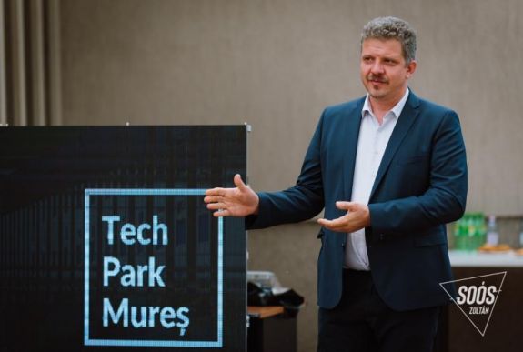 Az iskolák tisztaságát ígéri Marosvásárhelyen Soós Zoltán