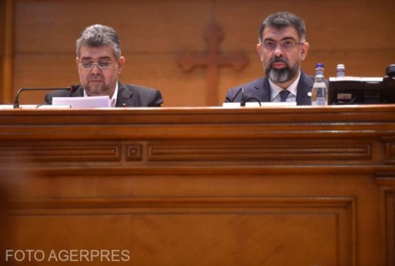 Csütörtökön olvassák fel a bizalmatlansági indítványt a két ház együttes ülésén