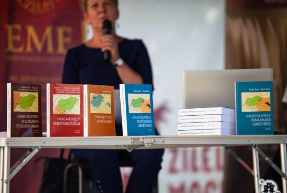 Kell-e félteni a magyar nyelvet? Átfogó kötet tárgyalja Trianon erdélyi nyelvi következményeit