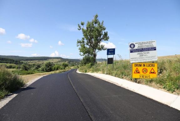 Péter Ferenc: közösségeket kötöttünk össze a megyehatáron lévő utak felújításával