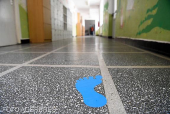 Iskolakezdés tanítói szemmel: a korlátozások mellett támpontokat is kellene nyújtani