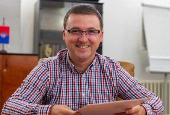 Rajong Biharországért Szabó József „Alex”, az RMDSZ legfiatalabb tanácselnök-jelöltje