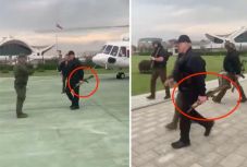 Gépfegyverrel a kezében érkezett meg Minszkbe a fehérorosz elnök