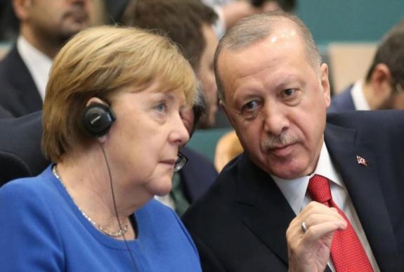 A török-görög tengerjogi vitáról beszélt videokonferencián Erdogan és Merkel