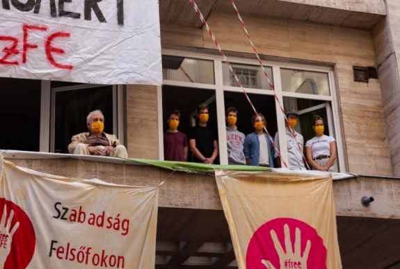 A Marosvásárhelyi Művészeti Egyetem is állást foglalt SZFE-ügyben