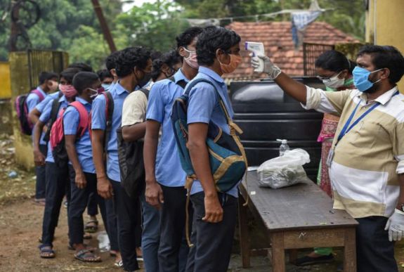 Indiában gyorsabban terjed a koronavírus, mint bárhol a világon