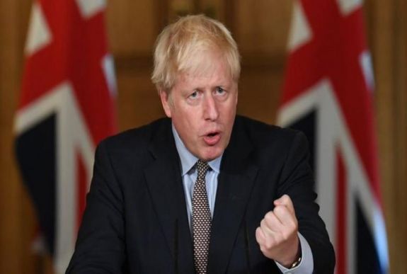 Koronavírus: Nagy-Britanniában hétfőtől életbe léptetik a „hatos szabályt”