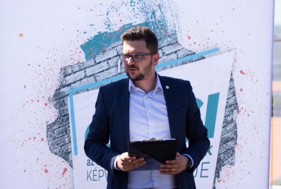 Az erdélyi magyar fiatalok képviselőjelöltjeként indul Oltean Csongor a parlamenti választásokon