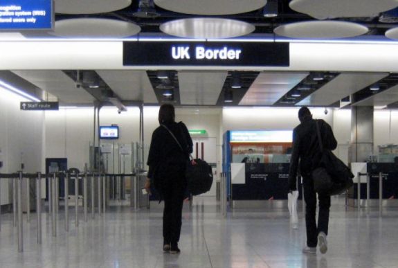 Szombattól két hetes karantén vár a Magyarországról Nagy-Britanniába utazókra is