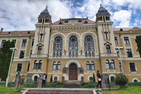 Hogyan szervezik meg a hibrid oktatást? Csíkszeredai iskolaigazgatókat kérdeztünk