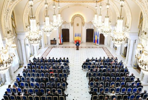 Két tucat nagykövetet hívtak vissza – paradigmaváltás a román külpolitikában?