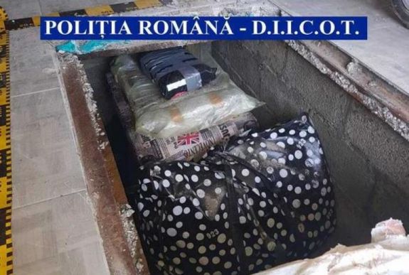 Angliából lopott műemléktárgyakat találtak a nyomozók egy Neamţ megyei lakásban