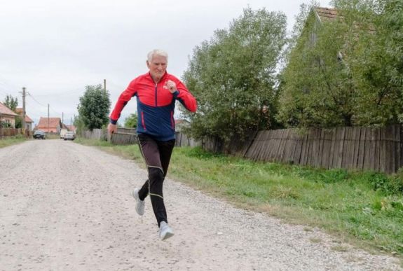 A „fél világgal” versenyzett a csíkszépvízi siket-néma sportoló – meglátogattuk a 82 éves bajnokot