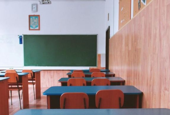 Öt újabb háromszéki tanintézet „vörösödött be” koronavírus-fertőzés miatt