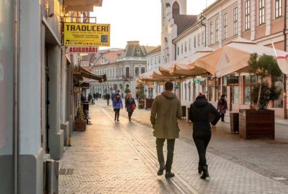 Év végig közlekedhetnek és látogathatnak múzeumot ingyenesen a turisták Nagyváradon