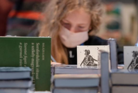 Elmaradtak a húzónevek, de sikeres volt a Csíkszeredai Könyvvásár
