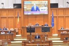 RMDSZ: visszalépés a román nemzeti jelképek gyalázását börtönnel büntető törvénymódosítás 