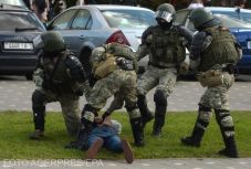 A rendőrség és a hadsereg is nagy erőkkel lépett fel a minszki tüntetőkkel szemben