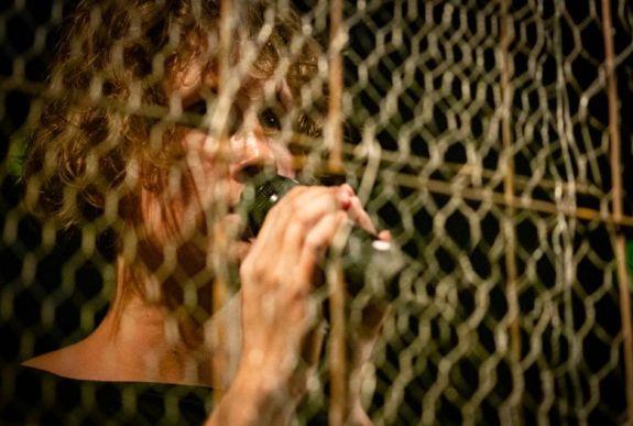 Belső bezártságunkról szóló Háy János drámával vár a kolozsvári Shoshin