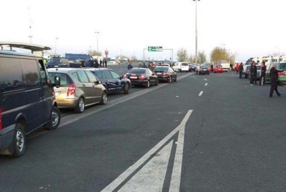 Hetven határsértőt találtak négy kamionban Csanádpalotánál